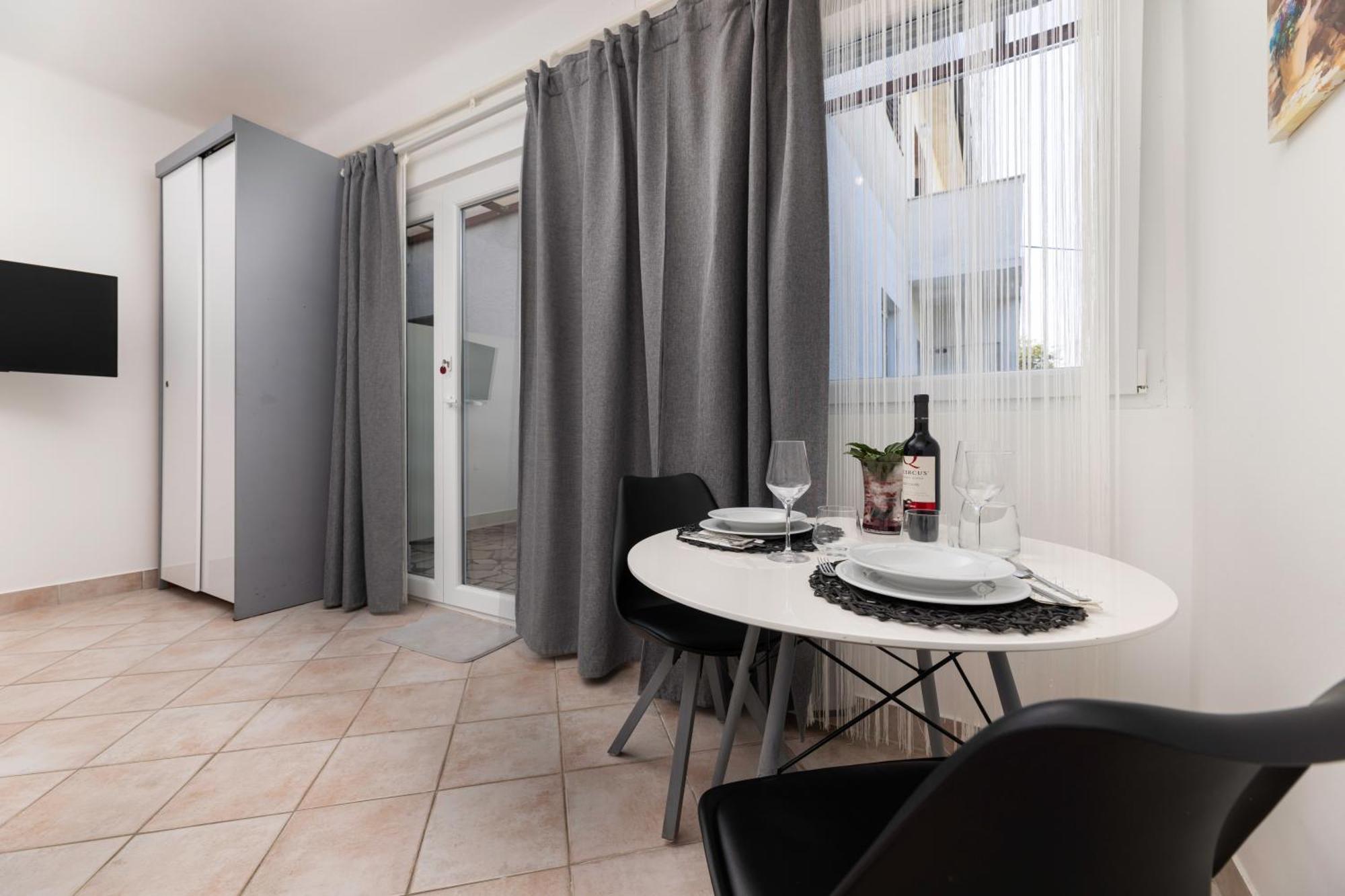 Apartments Lacrima Šilo Εξωτερικό φωτογραφία