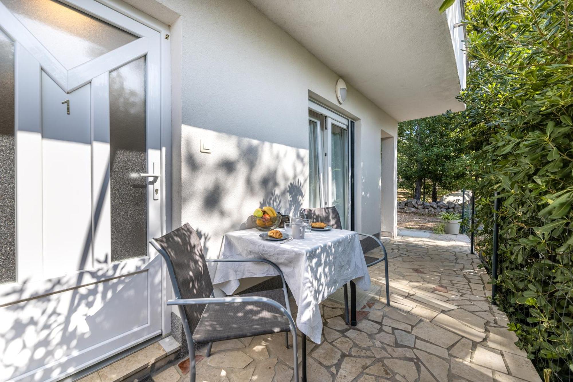 Apartments Lacrima Šilo Εξωτερικό φωτογραφία