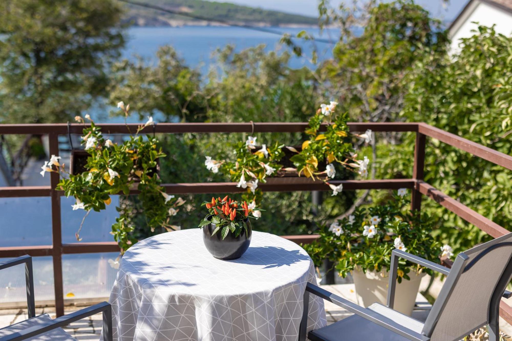 Apartments Lacrima Šilo Εξωτερικό φωτογραφία