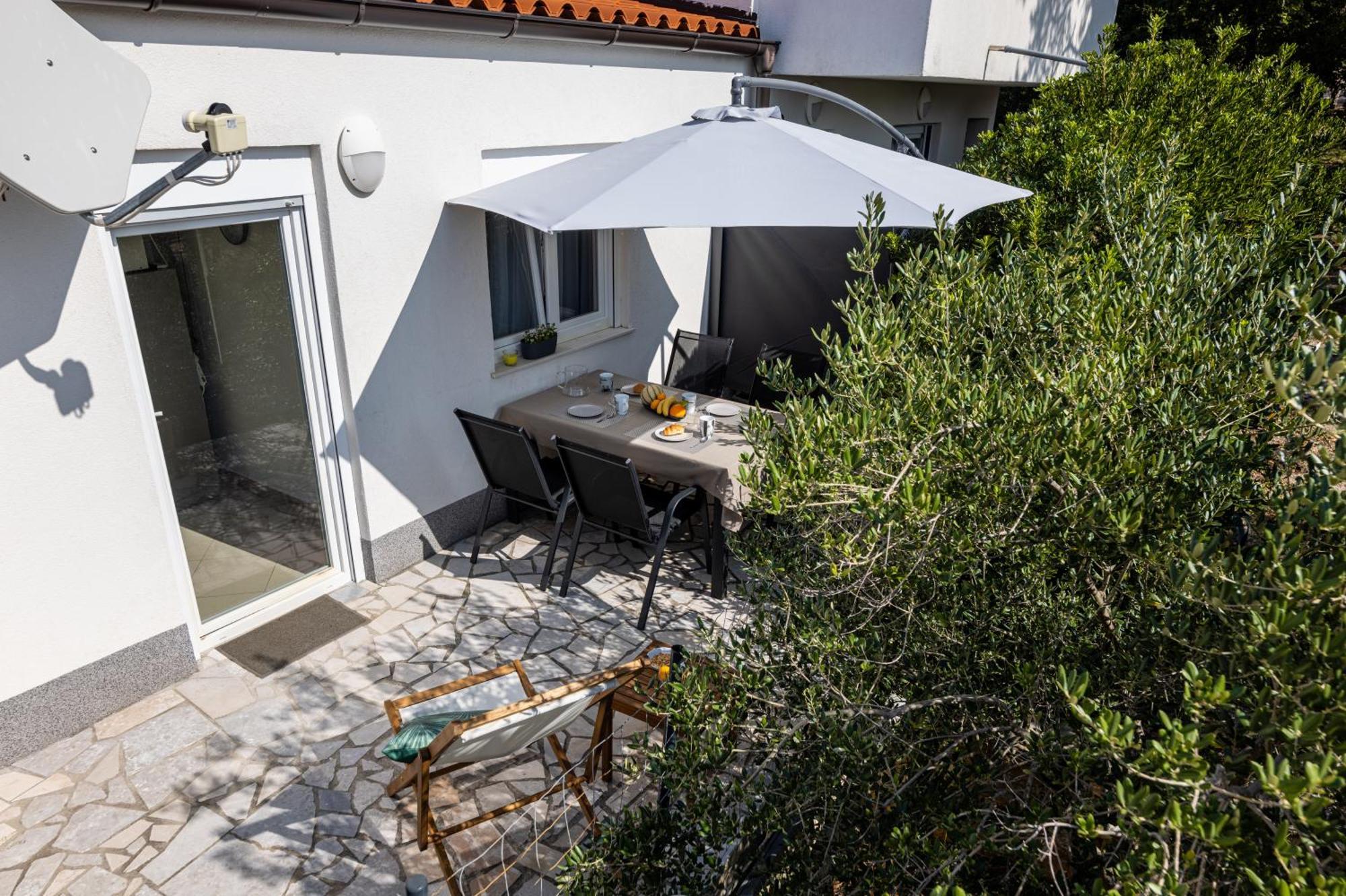 Apartments Lacrima Šilo Εξωτερικό φωτογραφία